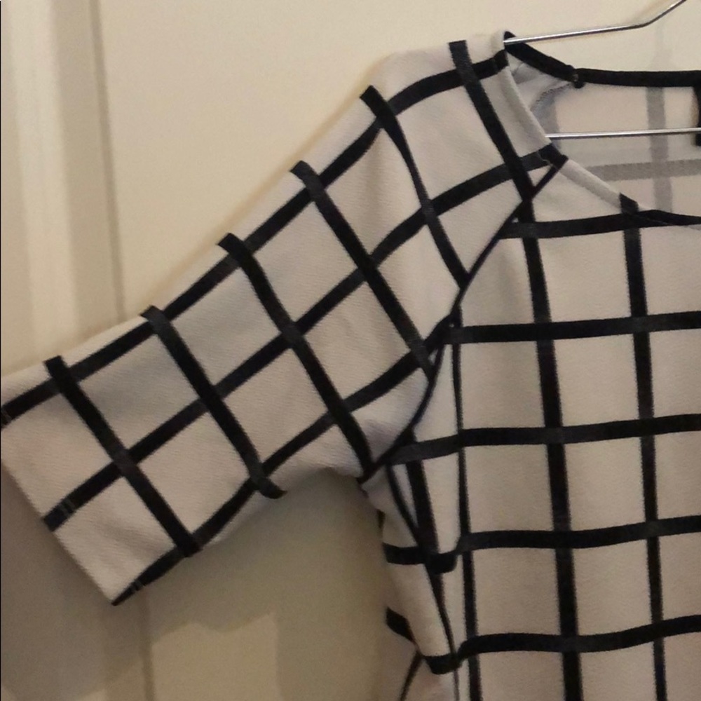 M&E Blouse - Picture 3 of 3